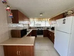 Cocina con amplio espacio de almacenamiento
